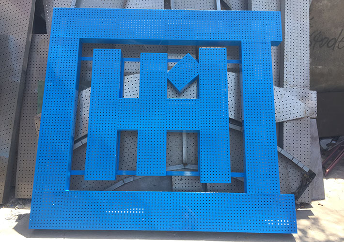 LED沖孔發(fā)光字 樓頂LED發(fā)光字 長(zhǎng)沙鍍鋅板沖孔字